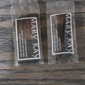 Mary Kay Compact Cheek Brush - Black